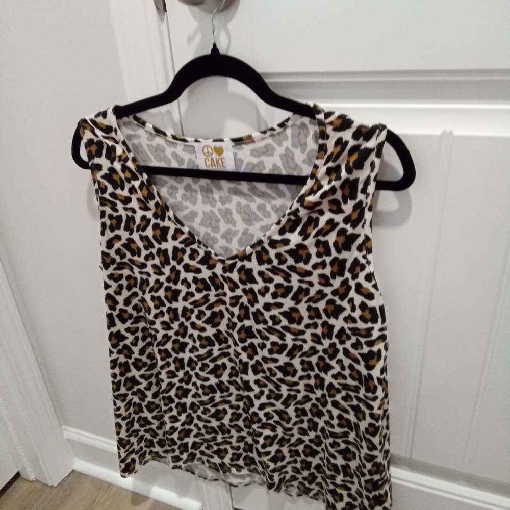 2-$10... Cake Size L Leopard Print Women's Sleeveless V-neck Tank Top